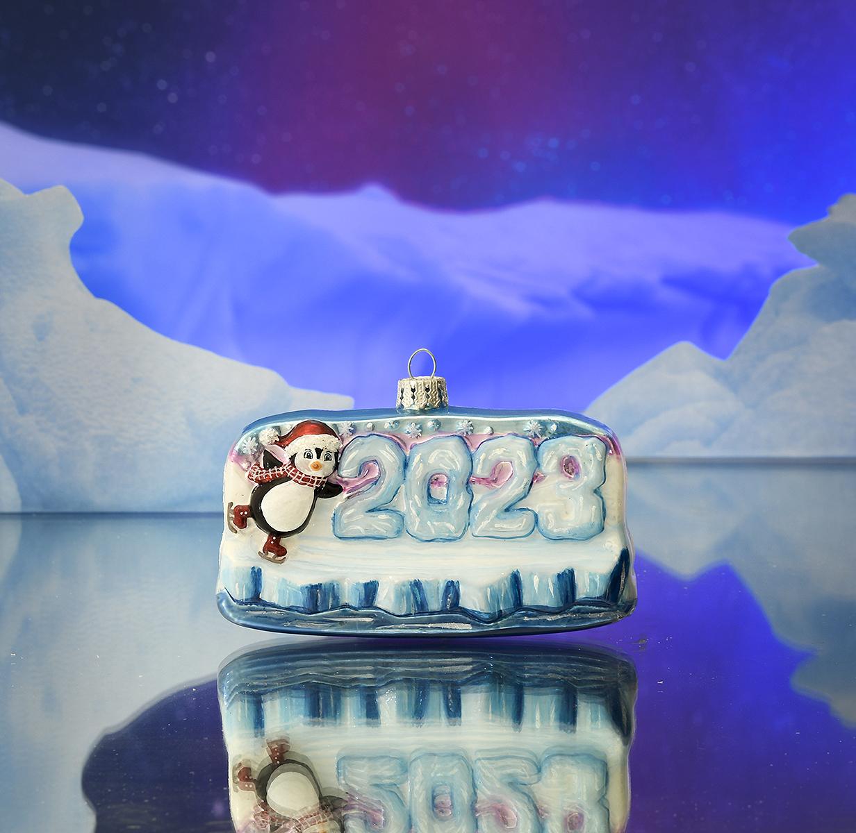 2023 Northern Lights Ice Skating Penguin Annual Bronner's Exclusive Ornament