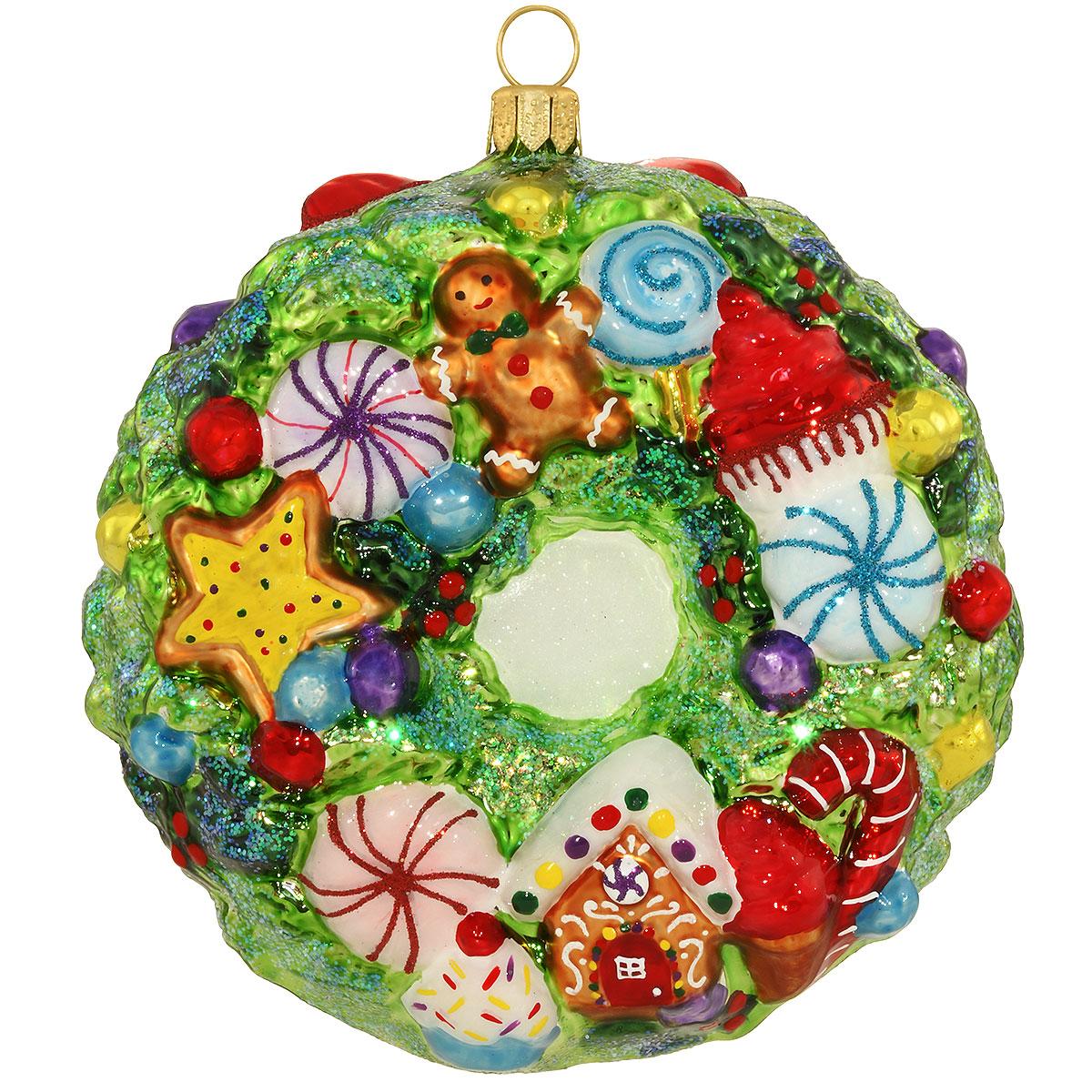 2025 Candy Wreath Bronner's Annual