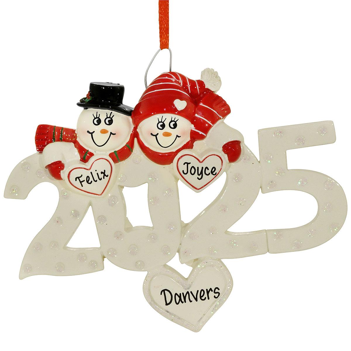 Personalized 2025 Snow Couple Resin